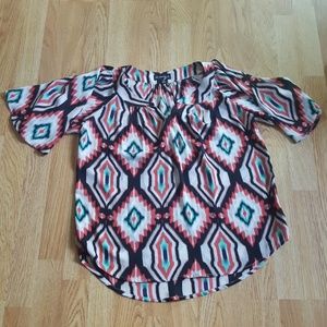 💎3$12 My MicheIle Ikat flirty bell sleeve top